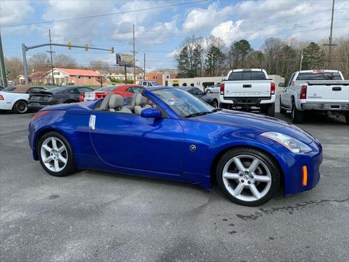 Photo 4 of 24 of 2005 Nissan 350Z Touring