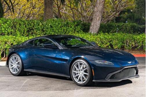 Photo 1 of 31 of 2020 Aston Martin Vantage