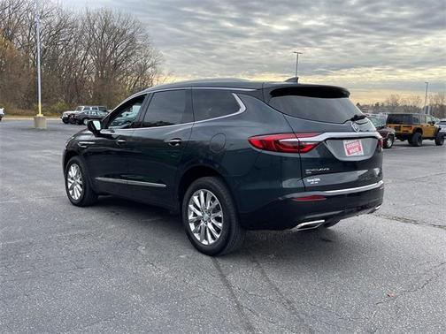 Photo 5 of 35 of 2020 Buick Enclave Premium