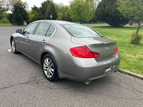 Photo 4 of 29 of 2007 INFINITI G35x Base