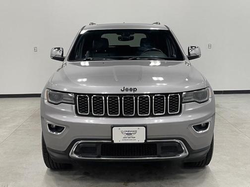 Photo 4 of 42 of 2017 Jeep Grand Cherokee Limited
