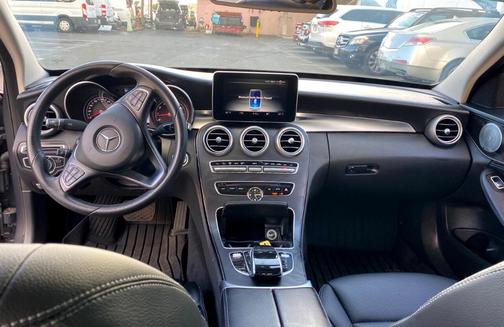 Photo 4 of 9 of 2016 Mercedes-Benz C-Class C 300 4MATIC