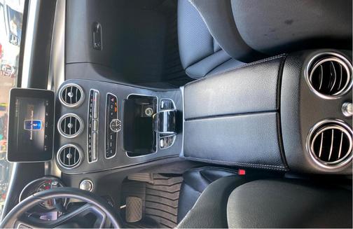 Photo 5 of 9 of 2016 Mercedes-Benz C-Class C 300 4MATIC