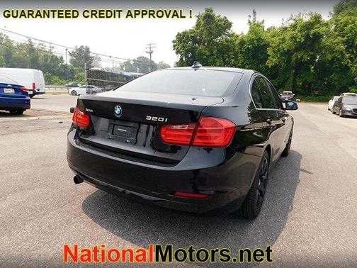 Photo 3 of 22 of 2015 BMW 320 i xDrive