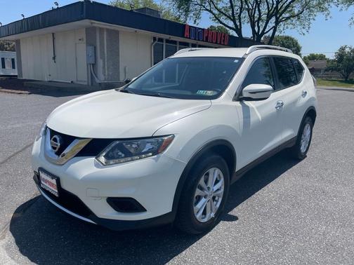 Photo 3 of 40 of 2016 Nissan Rogue SV