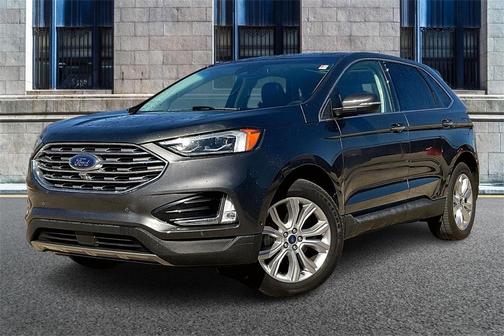 Photo 2 of 35 of 2020 Ford Edge Titanium