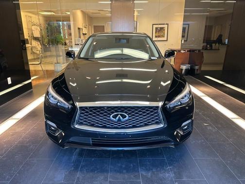 Photo 2 of 26 of 2019 INFINITI Q50 3.0t LUXE