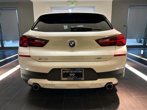 Photo 5 of 29 of 2022 BMW X2 sDrive28i