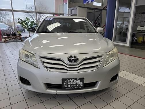 Photo 2 of 25 of 2011 Toyota Camry LE