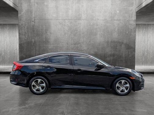 Photo 5 of 24 of 2017 Honda Civic LX