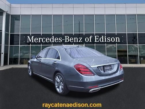Photo 4 of 22 of 2020 Mercedes-Benz S-Class S 560 4MATIC