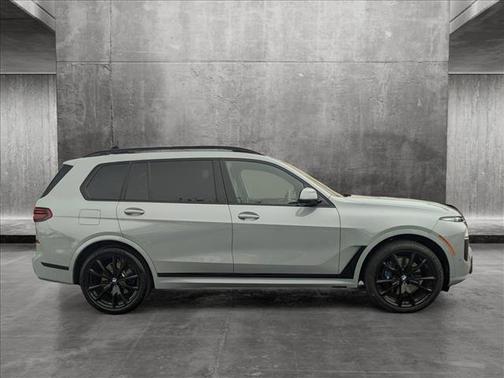 Photo 4 of 24 of 2023 BMW X7 xDrive40i