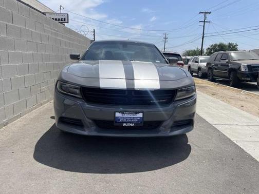 Photo 2 of 34 of 2018 Dodge Charger SXT