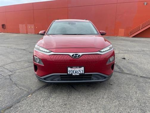 Photo 2 of 35 of 2019 Hyundai Kona EV Limited