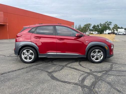 Photo 4 of 35 of 2019 Hyundai Kona EV Limited