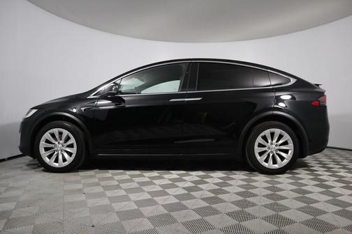 Photo 5 of 47 of 2018 Tesla Model X 75D