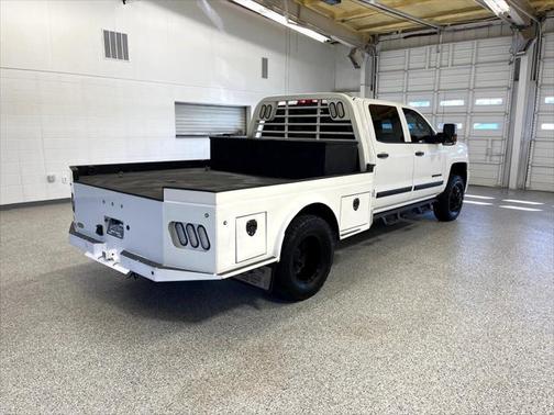 Photo 4 of 18 of 2019 Chevrolet Silverado 3500 LTZ