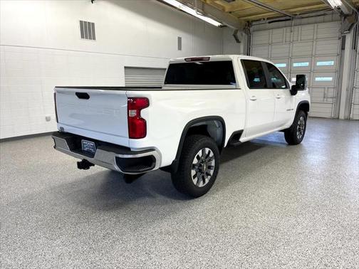 Photo 4 of 18 of 2020 Chevrolet Silverado 2500 LT