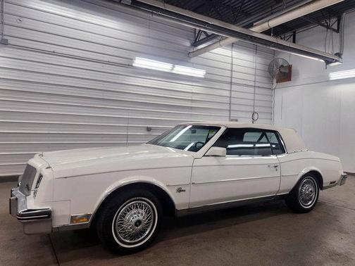 Photo 2 of 48 of 1984 Buick Riviera Base
