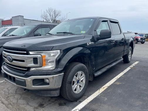 Photo 1 of 2 of 2018 Ford F-150 XLT
