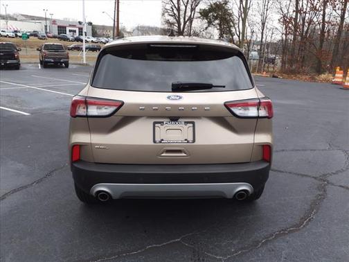 Photo 3 of 3 of 2021 Ford Escape SEL