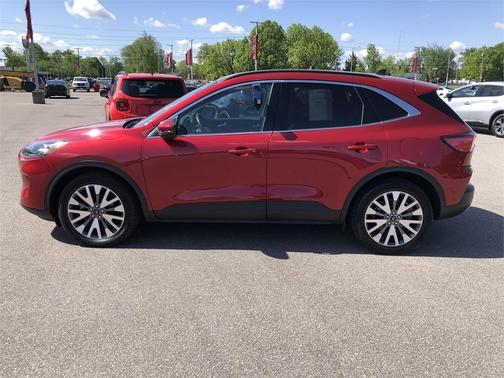 Photo 4 of 10 of 2020 Ford Escape Titanium