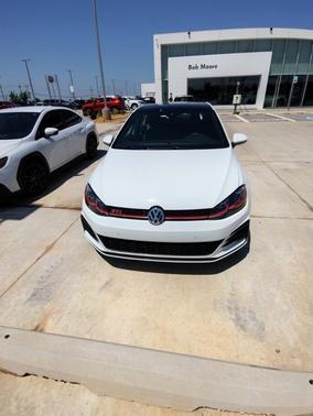 Photo 2 of 3 of 2019 Volkswagen Golf GTI 2.0T Autobahn