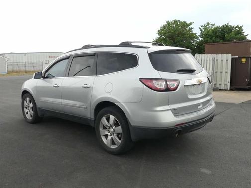 Photo 3 of 5 of 2015 Chevrolet Traverse LTZ