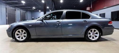 Photo 3 of 38 of 2006 BMW 750 Li