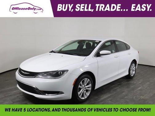 Photo 1 of 35 of 2017 Chrysler 200 Limited