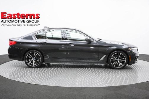 Photo 4 of 65 of 2019 BMW 530 i xDrive