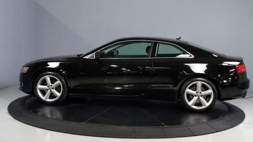 Photo 4 of 35 of 2010 Audi A5 2.0T Premium