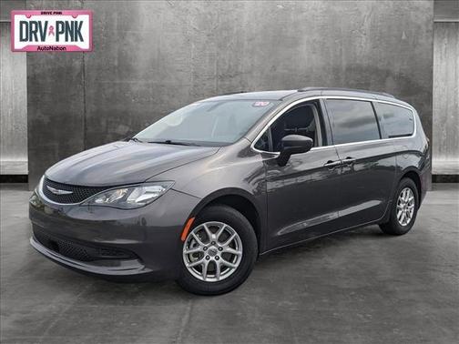 Photo 1 of 25 of 2021 Chrysler Voyager LXI