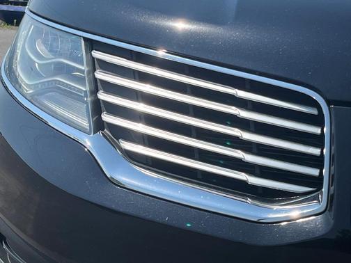 Photo 5 of 29 of 2017 Lincoln MKX Black Label