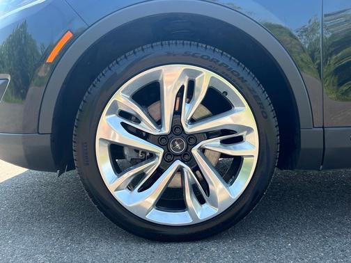 Photo 4 of 29 of 2017 Lincoln MKX Black Label
