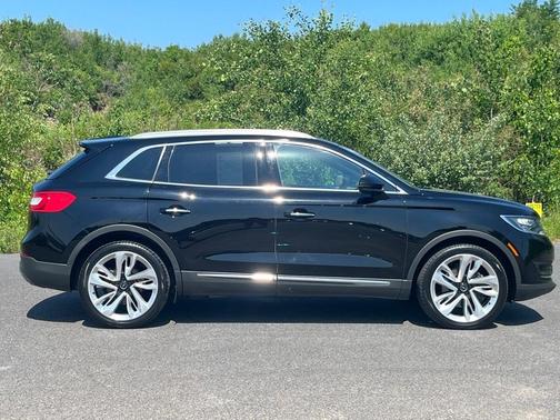 Photo 2 of 29 of 2017 Lincoln MKX Black Label