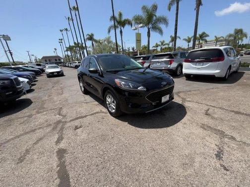Photo 3 of 46 of 2022 Ford Escape SE