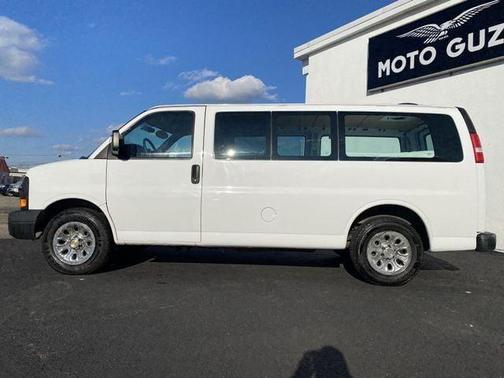 Photo 2 of 26 of 2014 Chevrolet Express 1500 Work Van