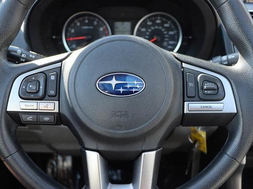 Photo 5 of 31 of 2017 Subaru Forester 2.5i Premium