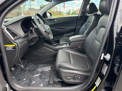 Photo 5 of 31 of 2016 Hyundai Tucson Limited