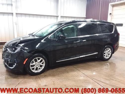 Photo 1 of 20 of 2020 Chrysler Pacifica Touring-L