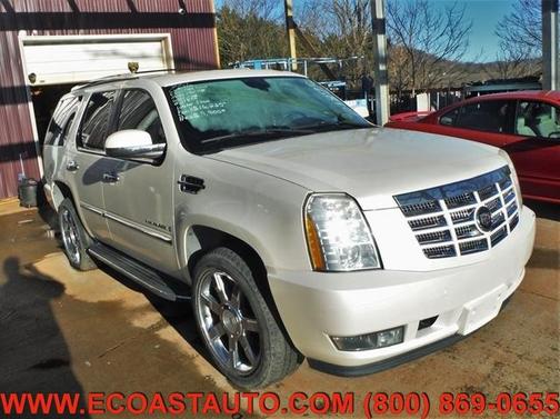 Photo 3 of 12 of 2007 Cadillac Escalade Base
