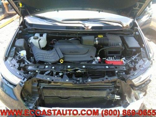 Photo 5 of 10 of 2021 Chrysler Pacifica Touring-L