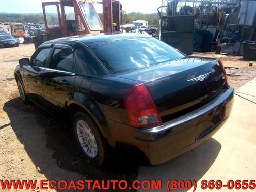 Photo 3 of 7 of 2005 Chrysler 300 Base