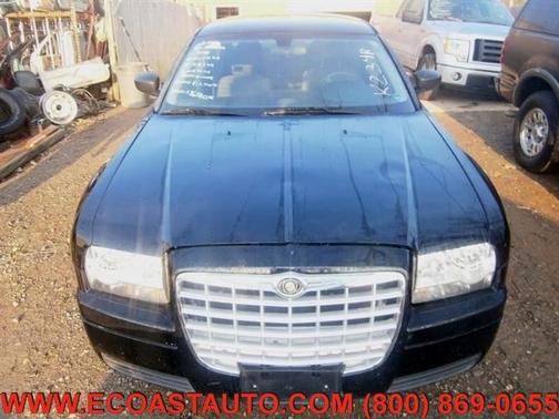 Photo 4 of 7 of 2006 Chrysler 300 Base