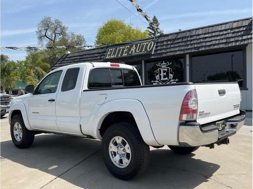 Photo 2 of 13 of 2009 Toyota Tacoma PreRunner Access Cab