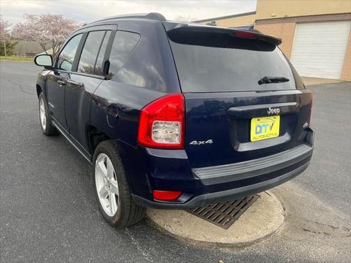 Photo 4 of 24 of 2012 Jeep Compass Sport