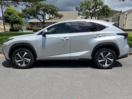 Photo 2 of 28 of 2018 Lexus NX 300h Base