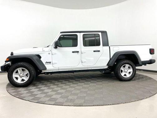 Photo 4 of 32 of 2020 Jeep Gladiator Sport