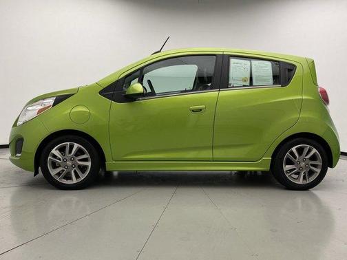 Photo 2 of 31 of 2015 Chevrolet Spark EV 2LT